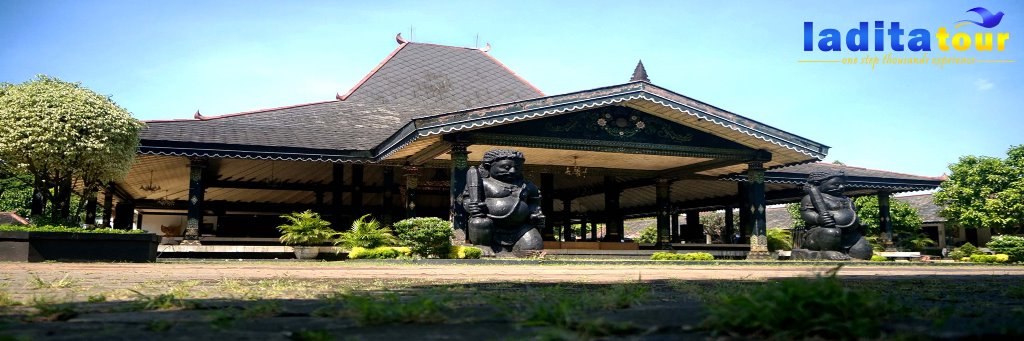 paket wisata monas dan taman mini indonesia indah